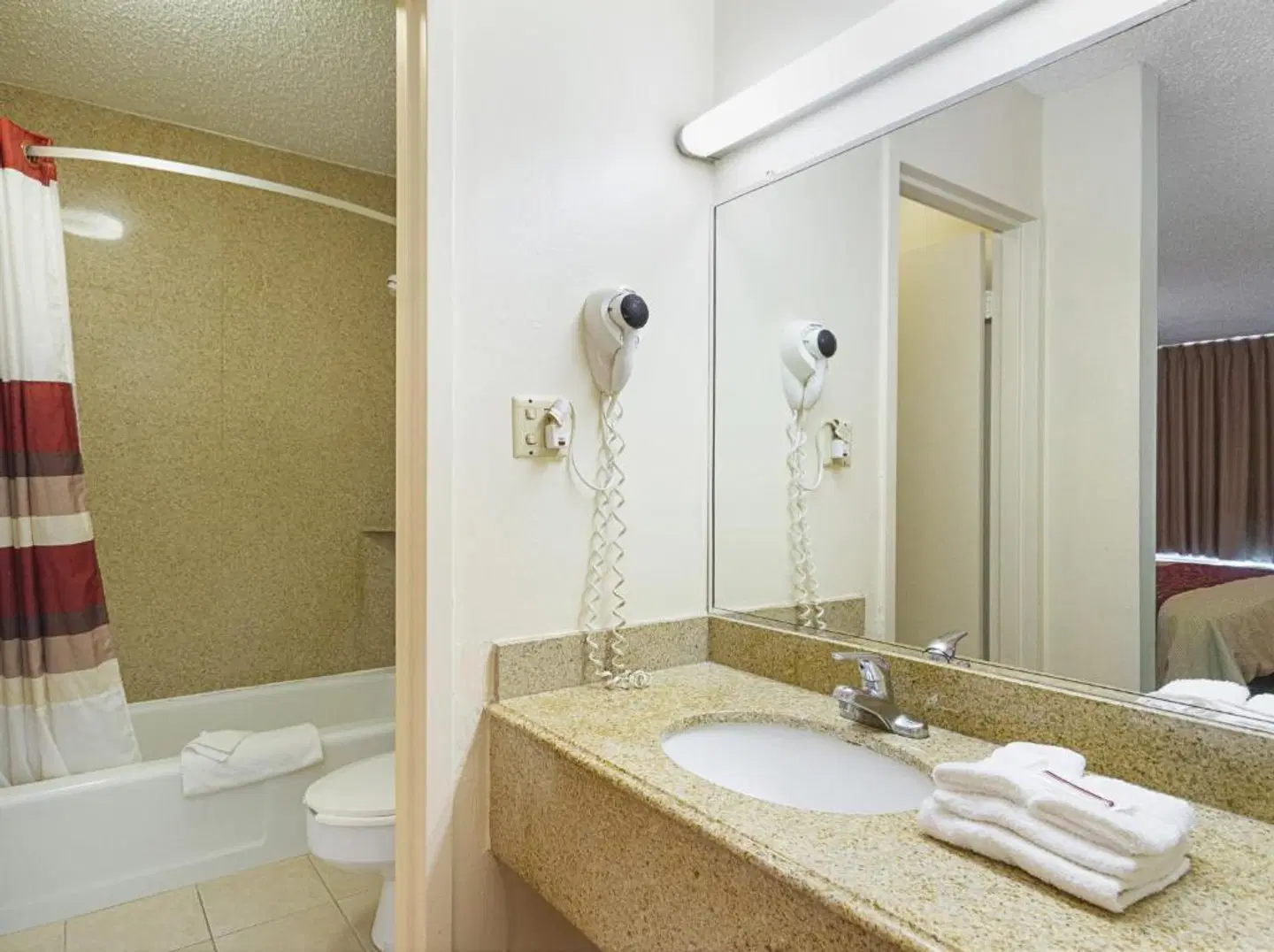 Red Roof Inn Montgomery - Midtown Badezimmer