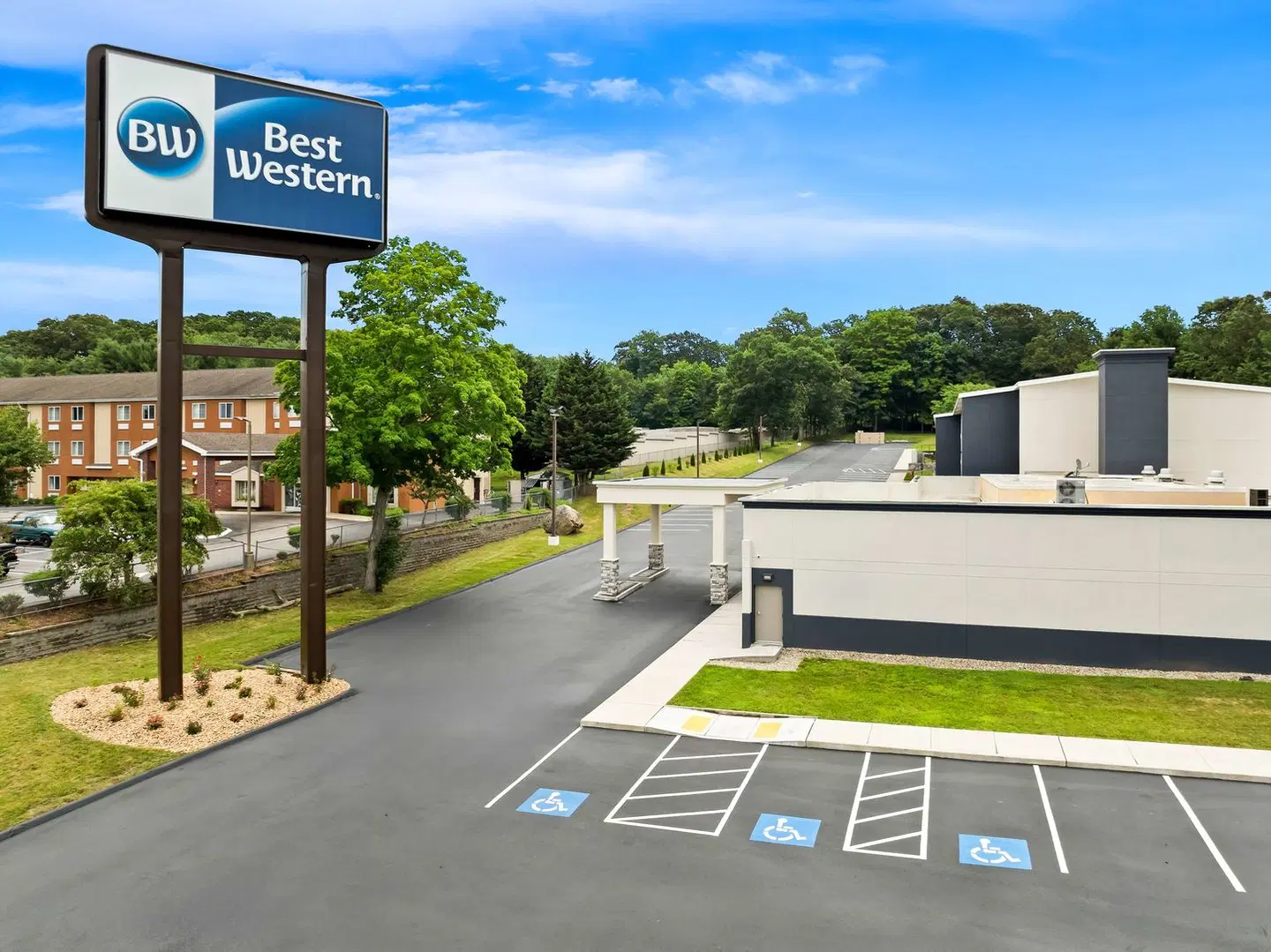 Niantic Motel EXTERIOR