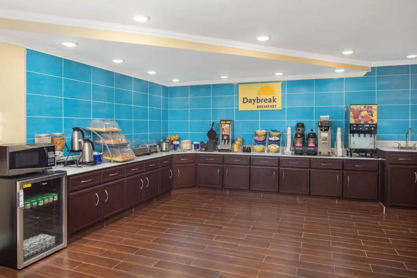 Days Inn by Wyndham Muscle Shoals Bar