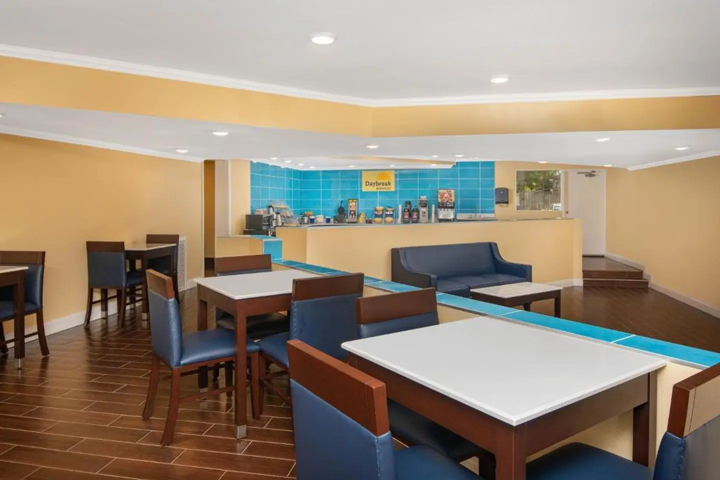 Days Inn by Wyndham Muscle Shoals LOUNGE_LOBBY