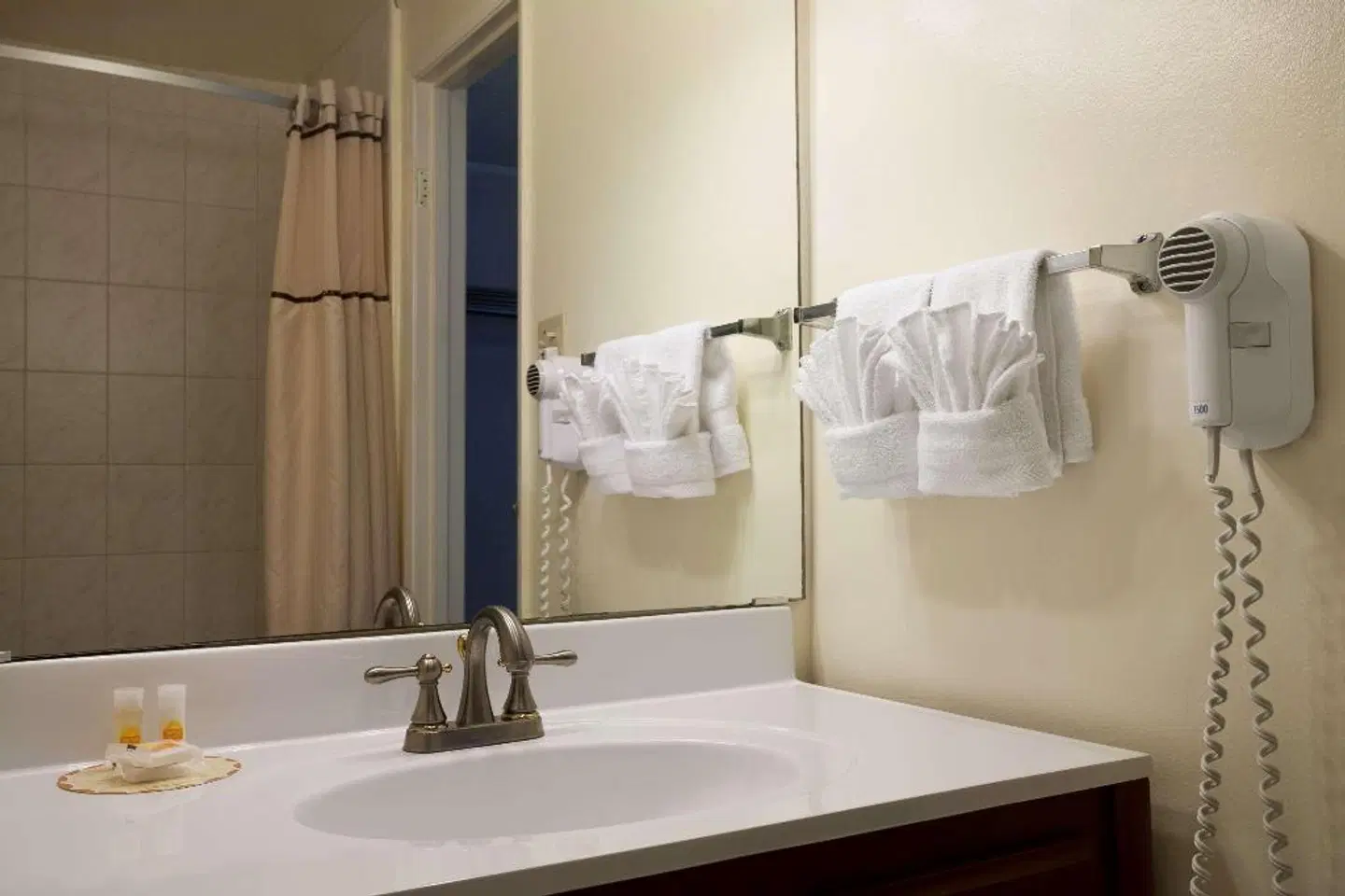 Days Inn by Wyndham San Diego/Downtown/Convention Center Badezimmer