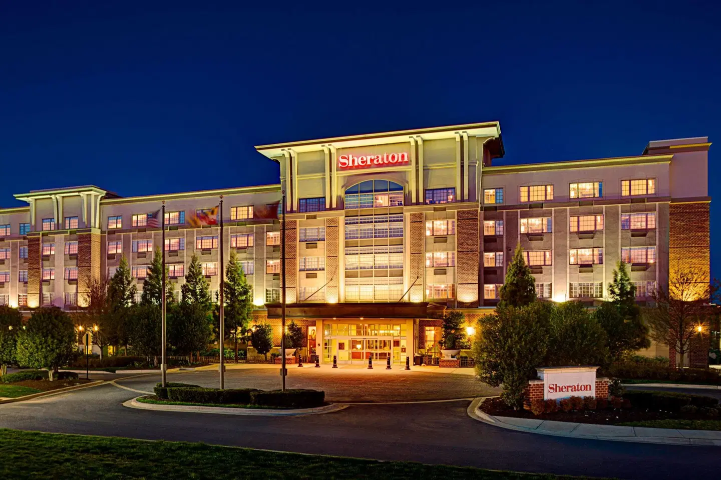 Sheraton Rockville EXTERIOR
