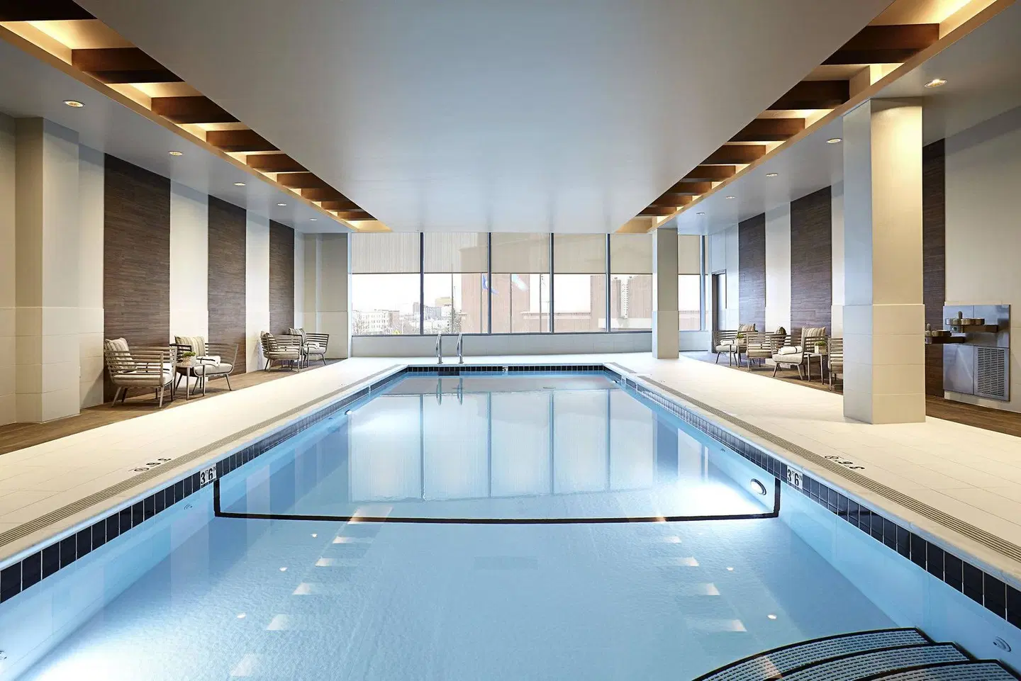 JW Marriott Minneapolis Mall of America Hallenbad