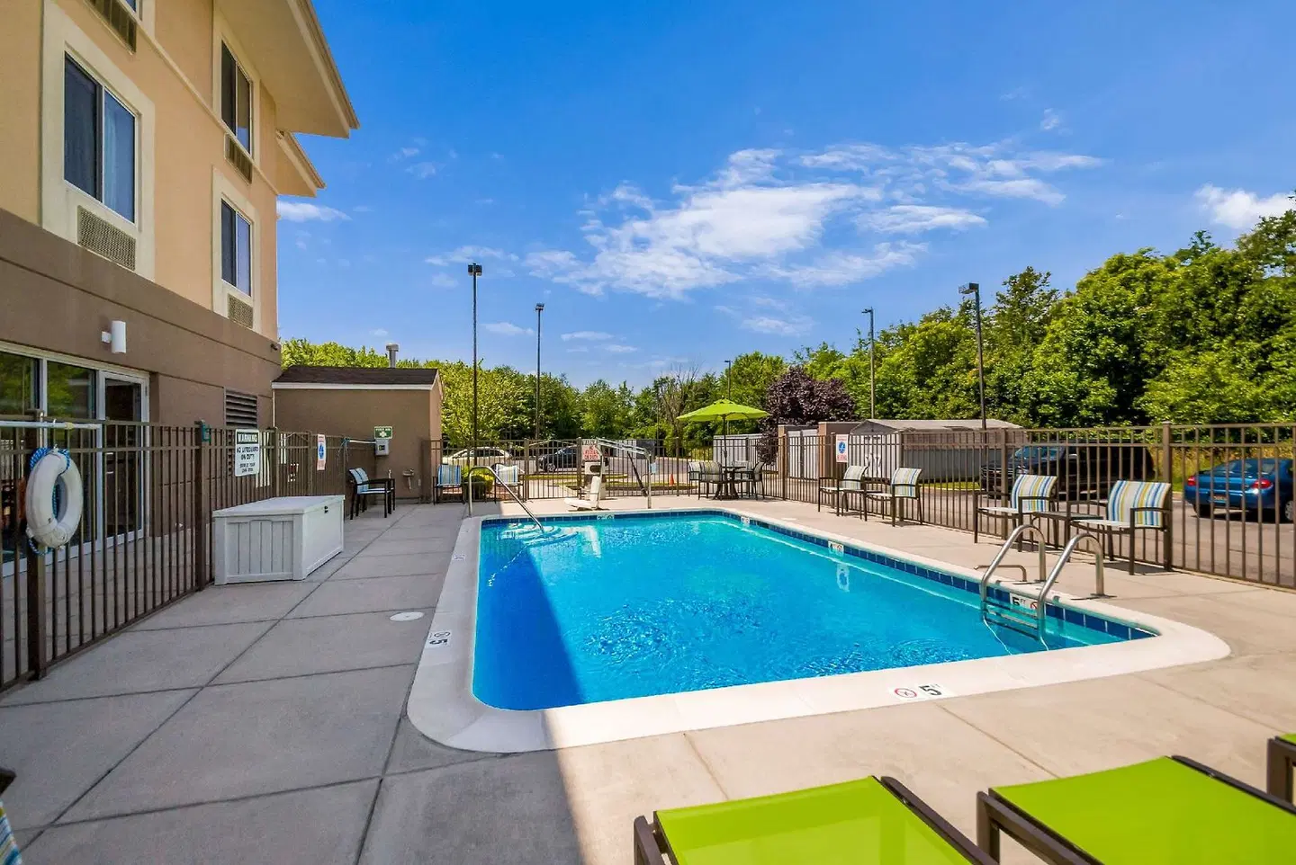 Sleep Inn & Suites Dover OUTDOOR_POOL