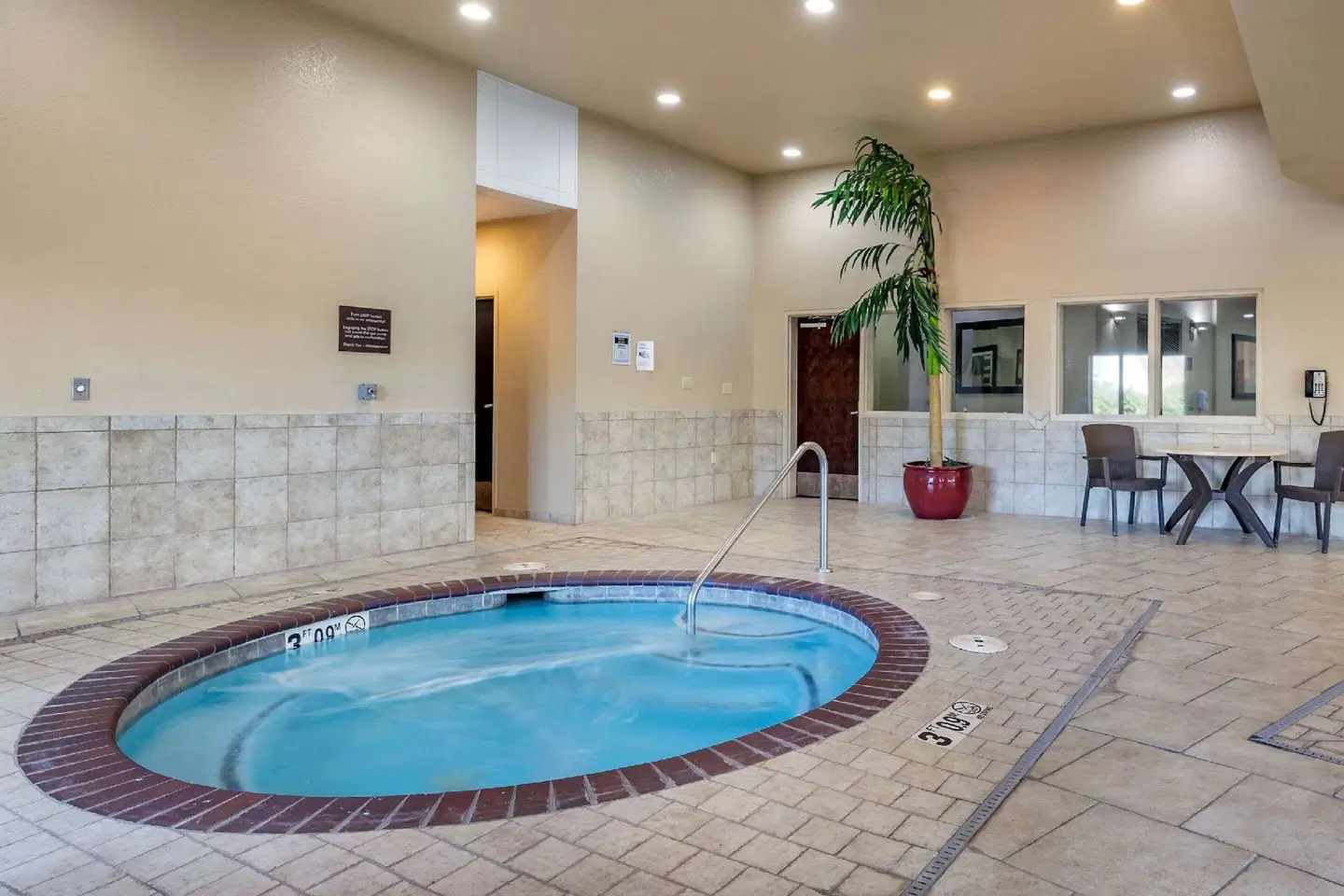 Comfort Inn Bentonville - Crystal Bridges Hallenbad