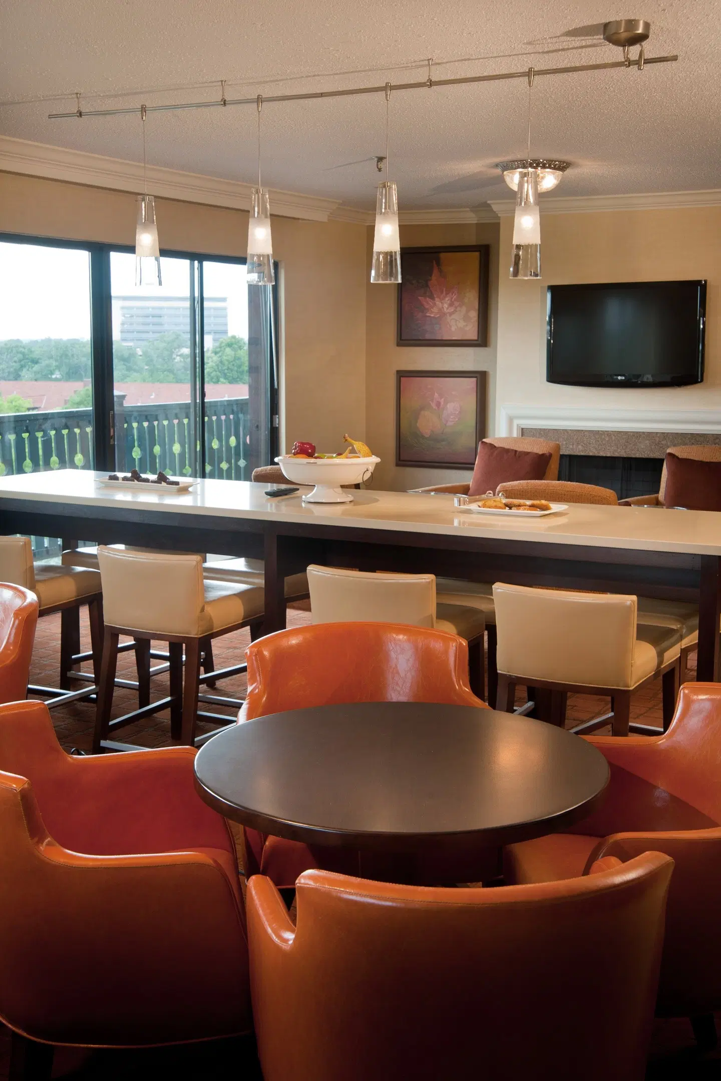 Sheraton Westport Lakeside Chalet Bar