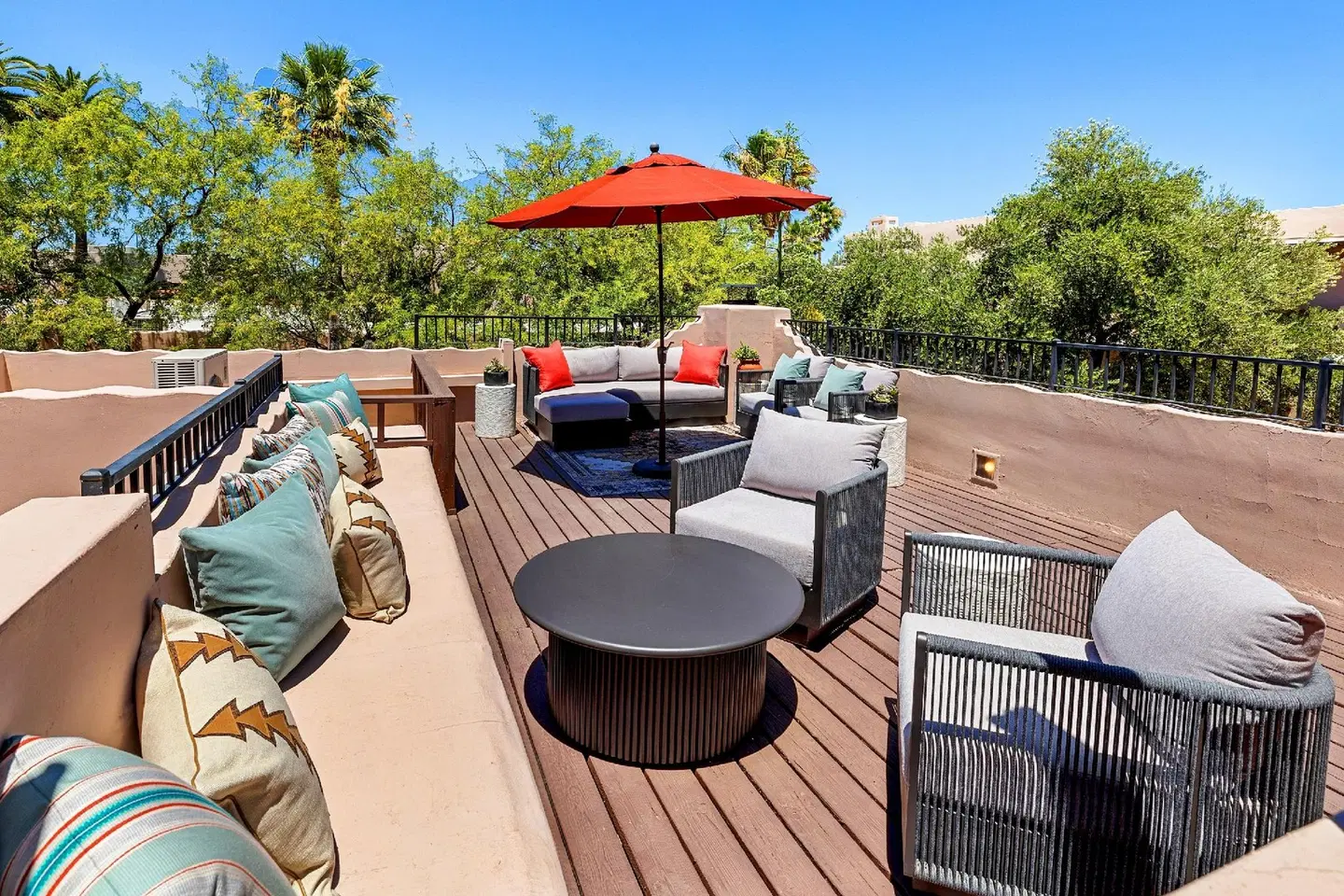 Lodge on the Desert Terrasse