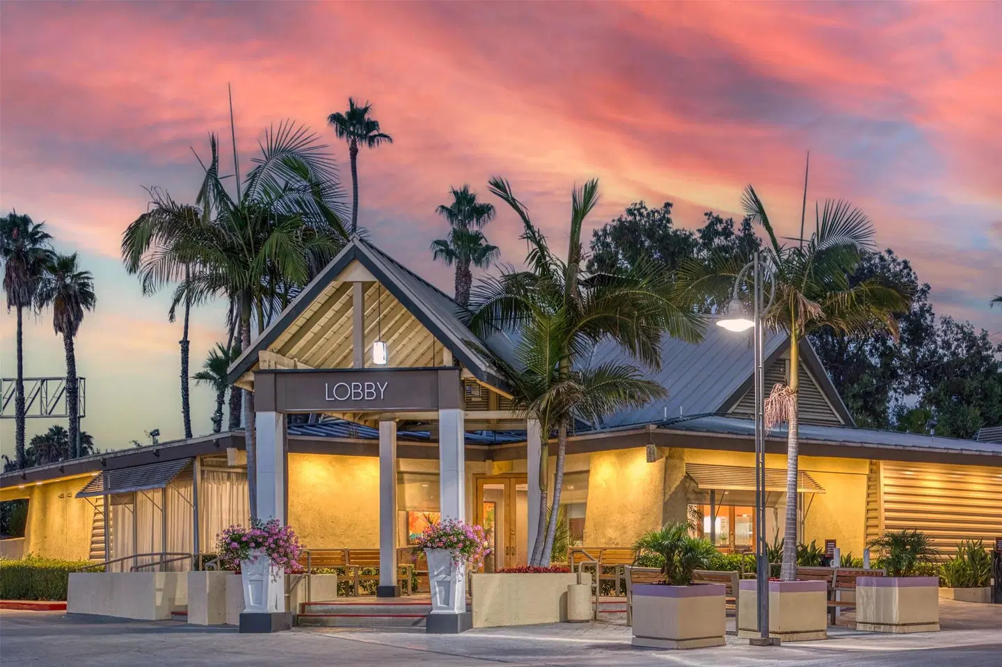 Best Western Seven Seas EXTERIOR