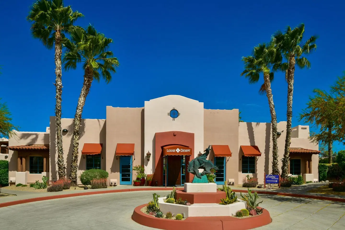 Lodge on the Desert EXTERIOR