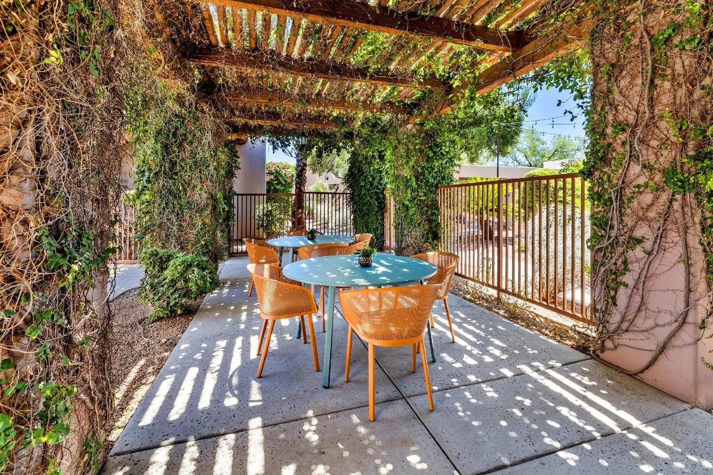 Lodge on the Desert Terrasse