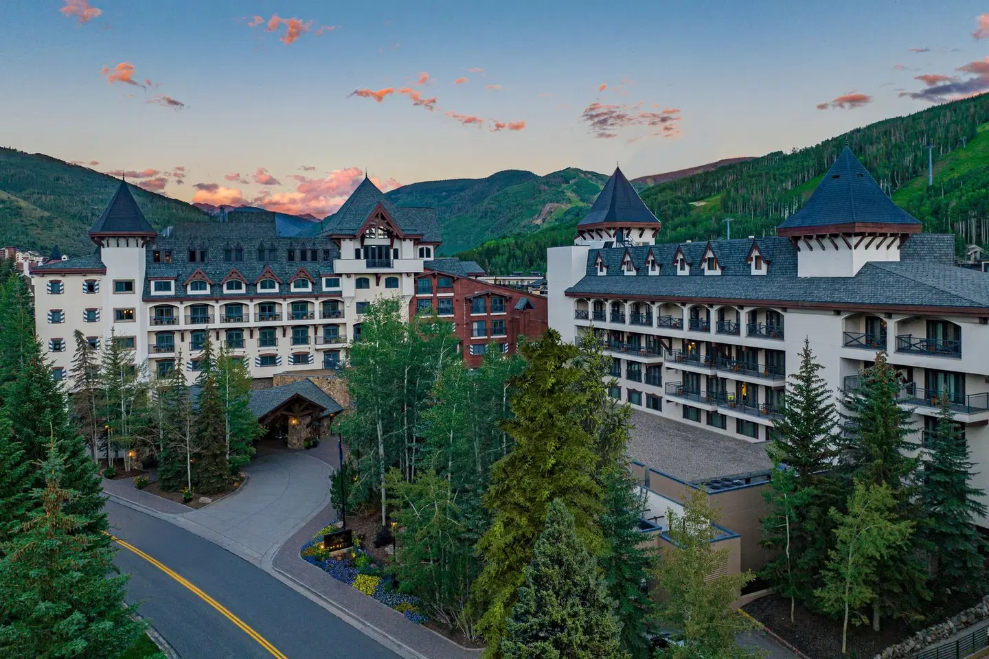 The Hythe, a Luxury Collection Resort, Vail EXTERIOR