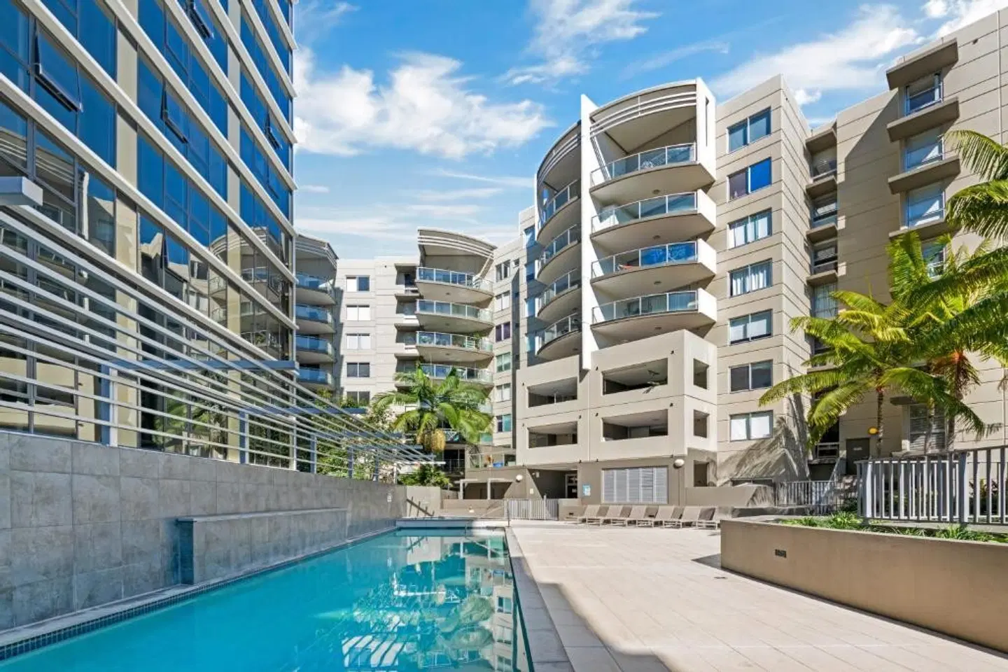 Allegro Apartments EXTERIOR