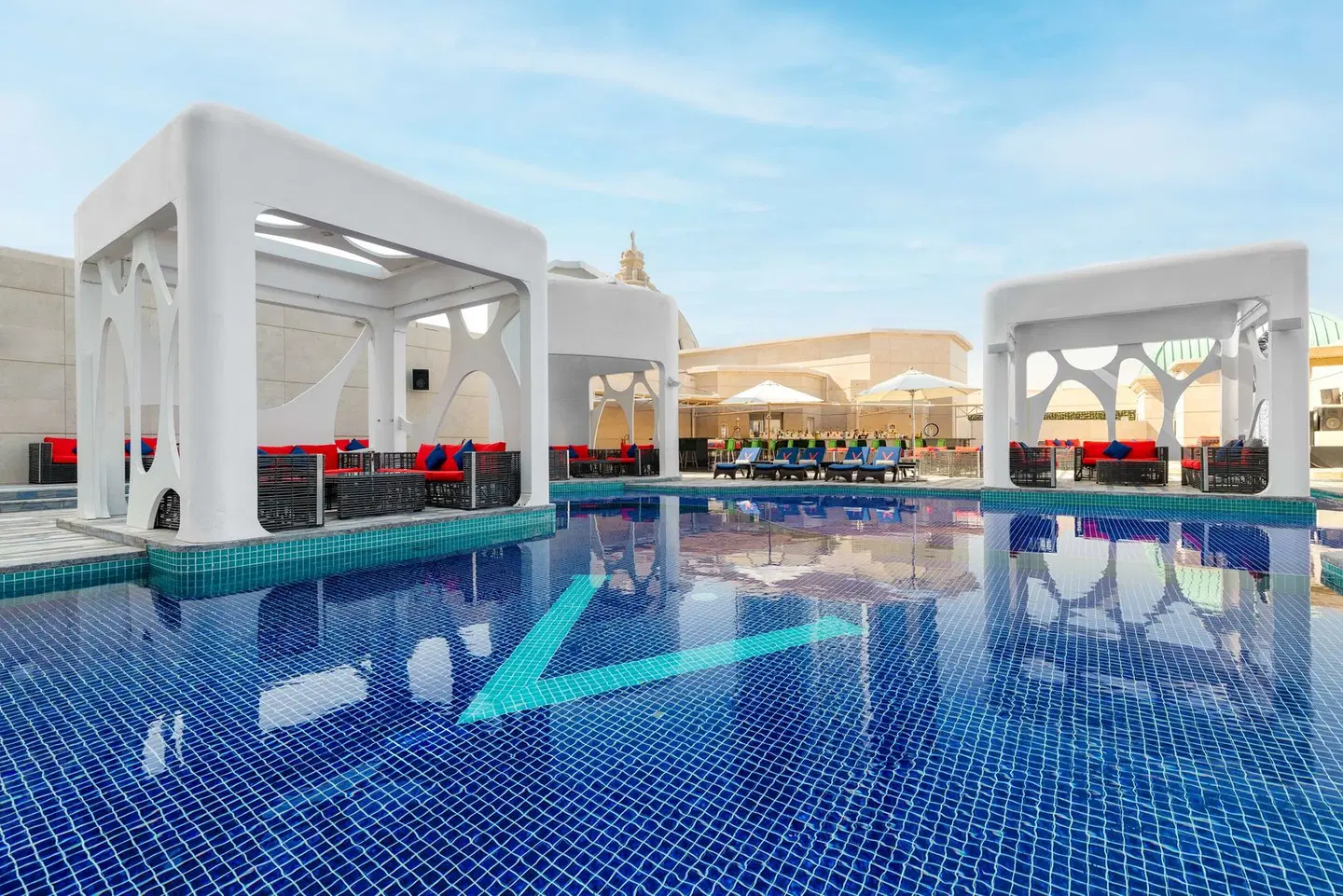V Hotel Dubai, Curio Collection by Hilton OUTDOOR_POOL