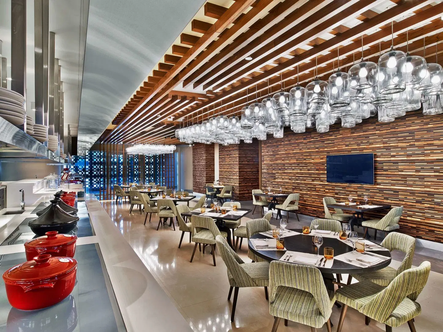 V Hotel Dubai, Curio Collection by Hilton Restaurant