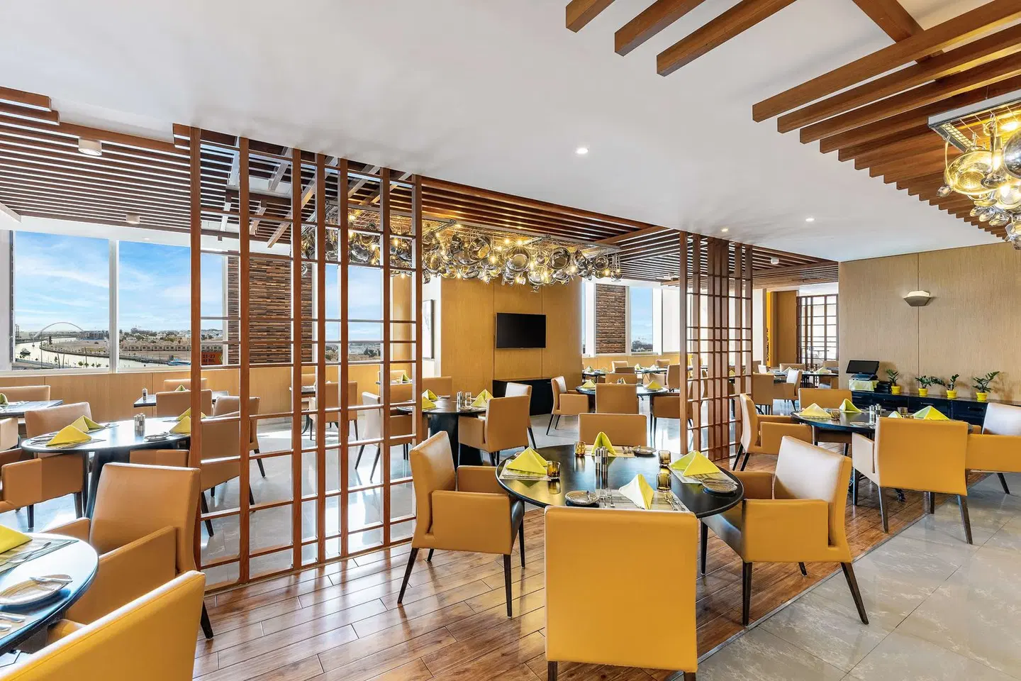 V Hotel Dubai, Curio Collection by Hilton LOUNGE_LOBBY