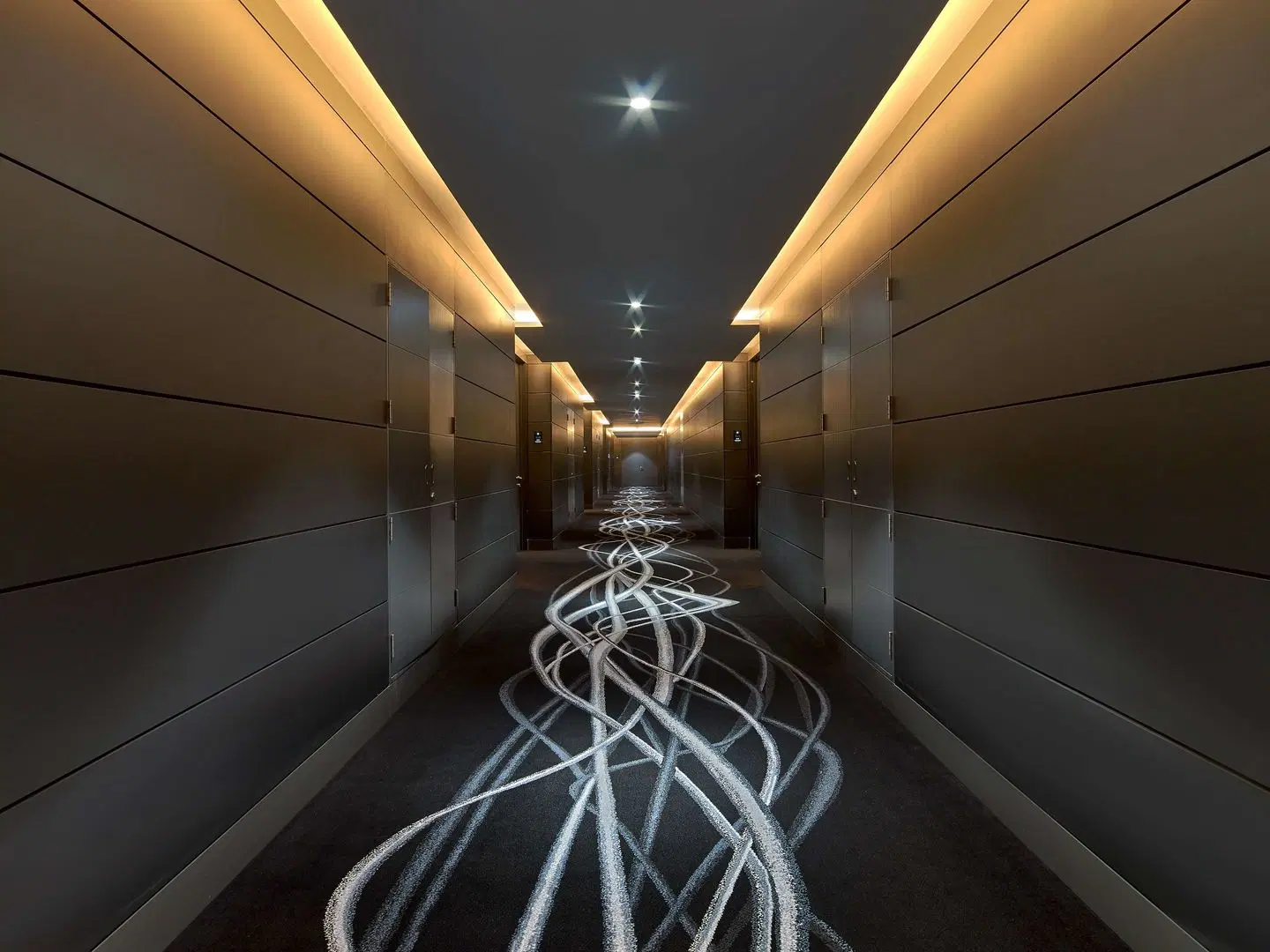 V Hotel Dubai, Curio Collection by Hilton LOUNGE_LOBBY
