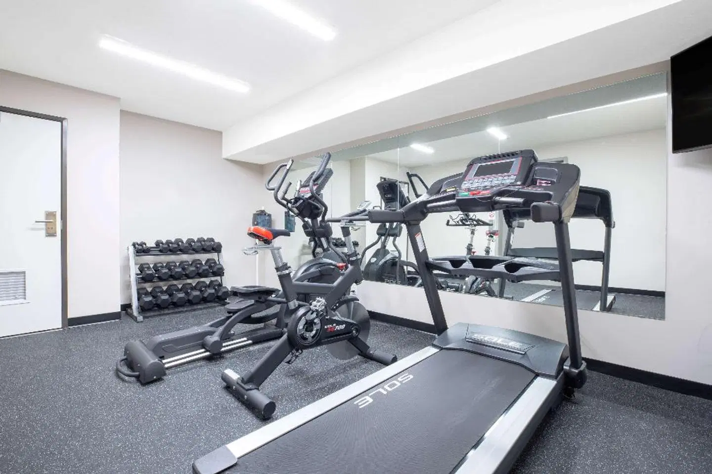 Super 8 by Wyndham Canmore SPORTS_AND_LEISURE