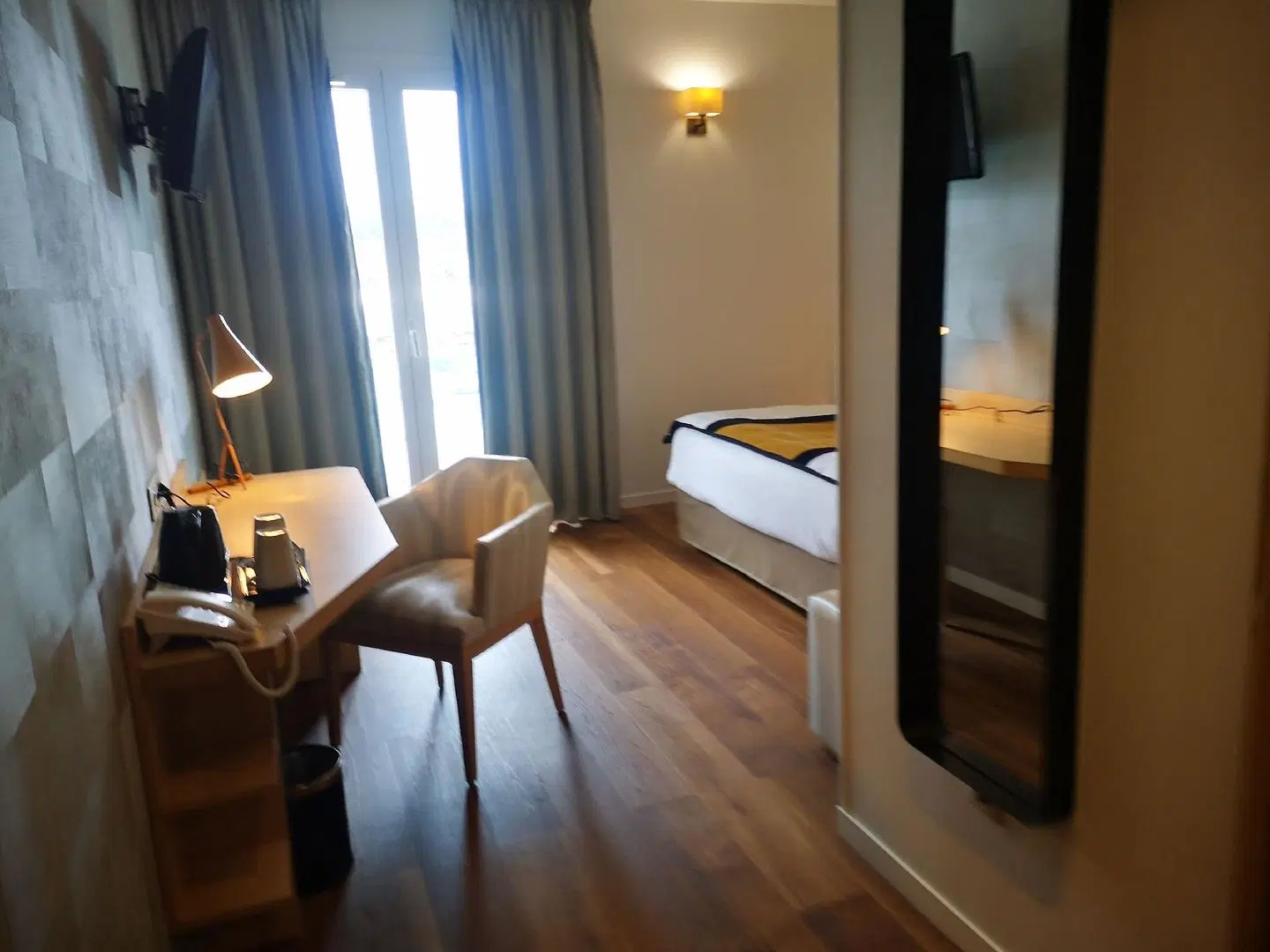 LE KONINE - MONTCEAU LES MINES ROOM_EXAMPLE