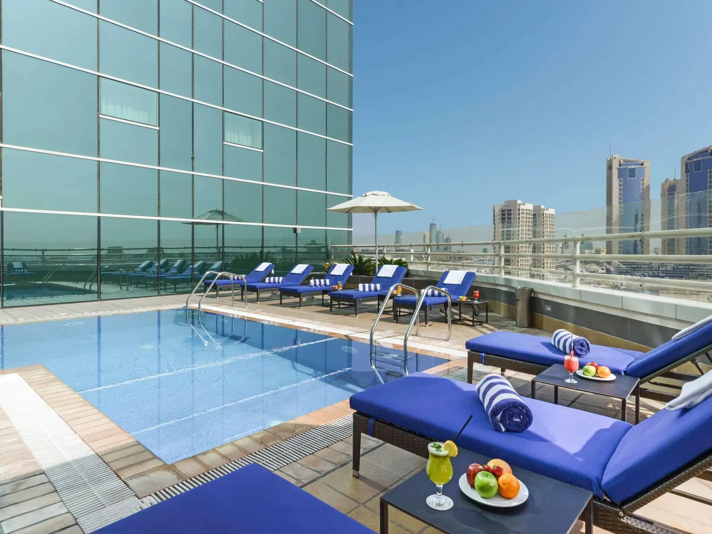 ibis Seef Manama OUTDOOR_POOL