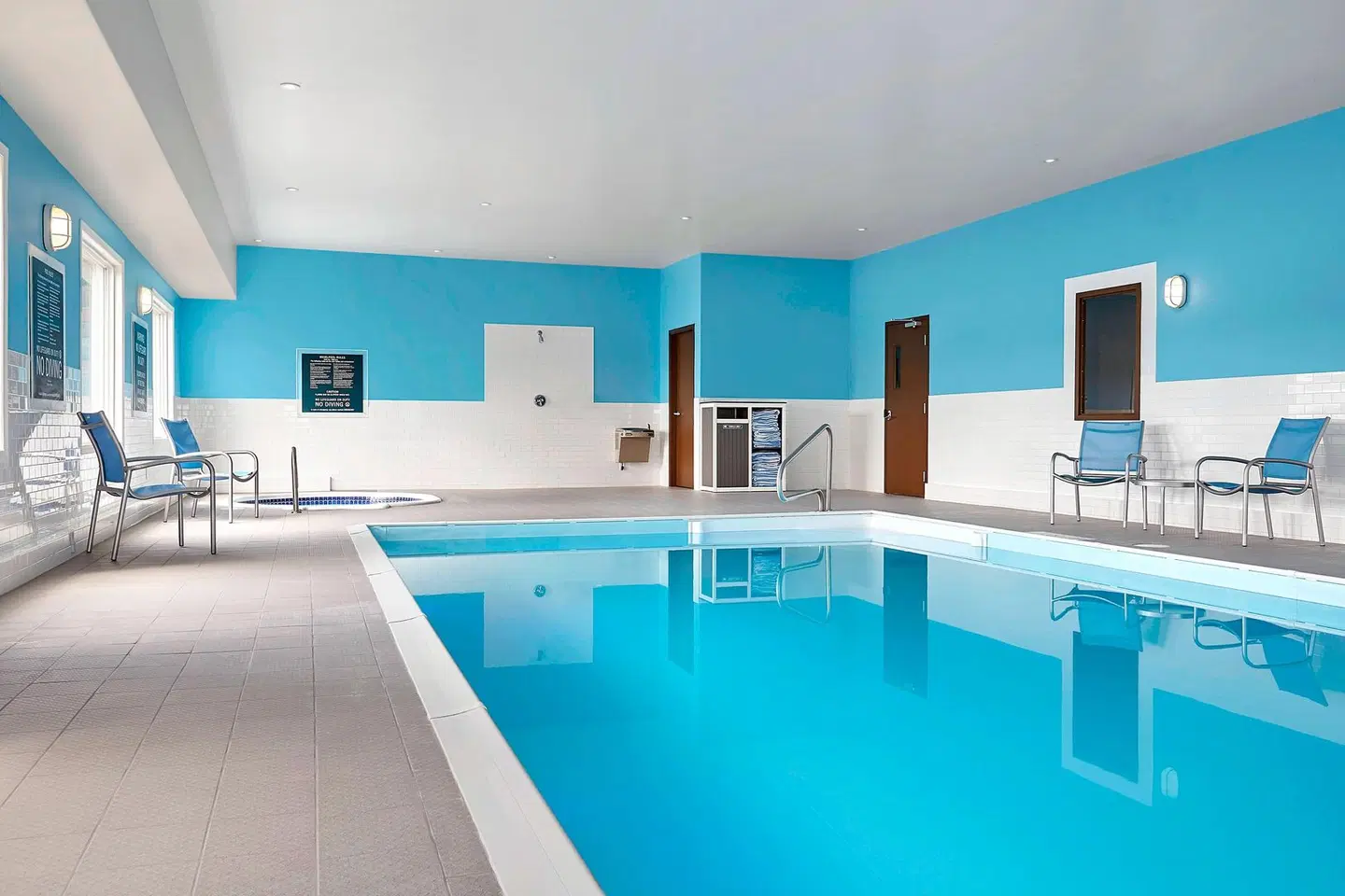 Four Points by Sheraton Regina Hallenbad