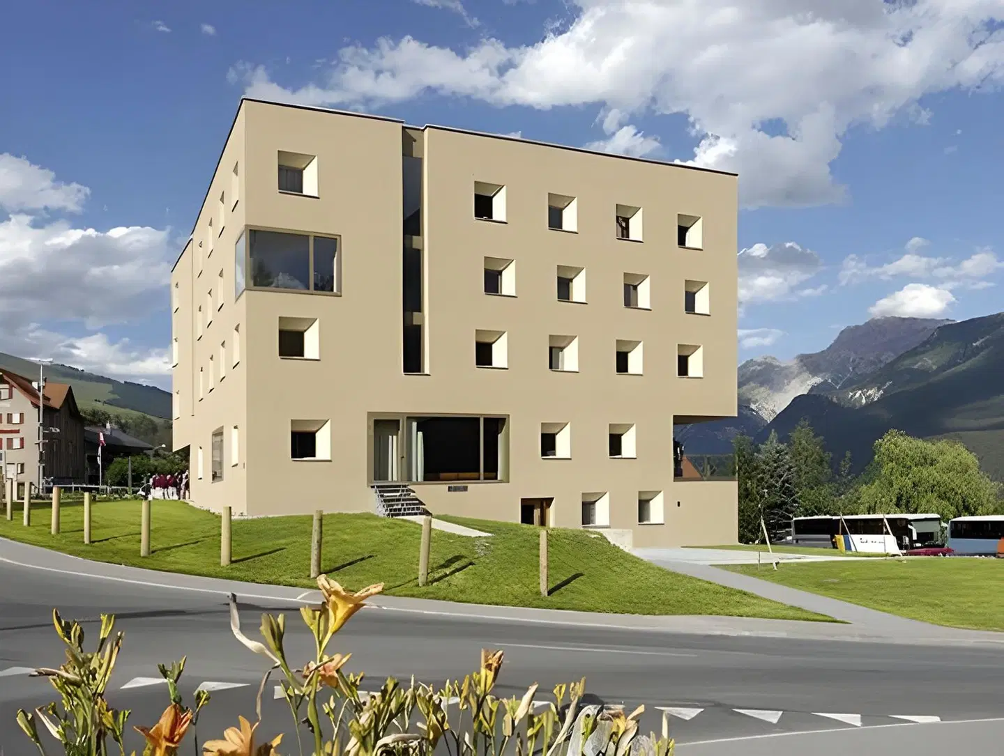 Youth Hostel Scuol EXTERIOR