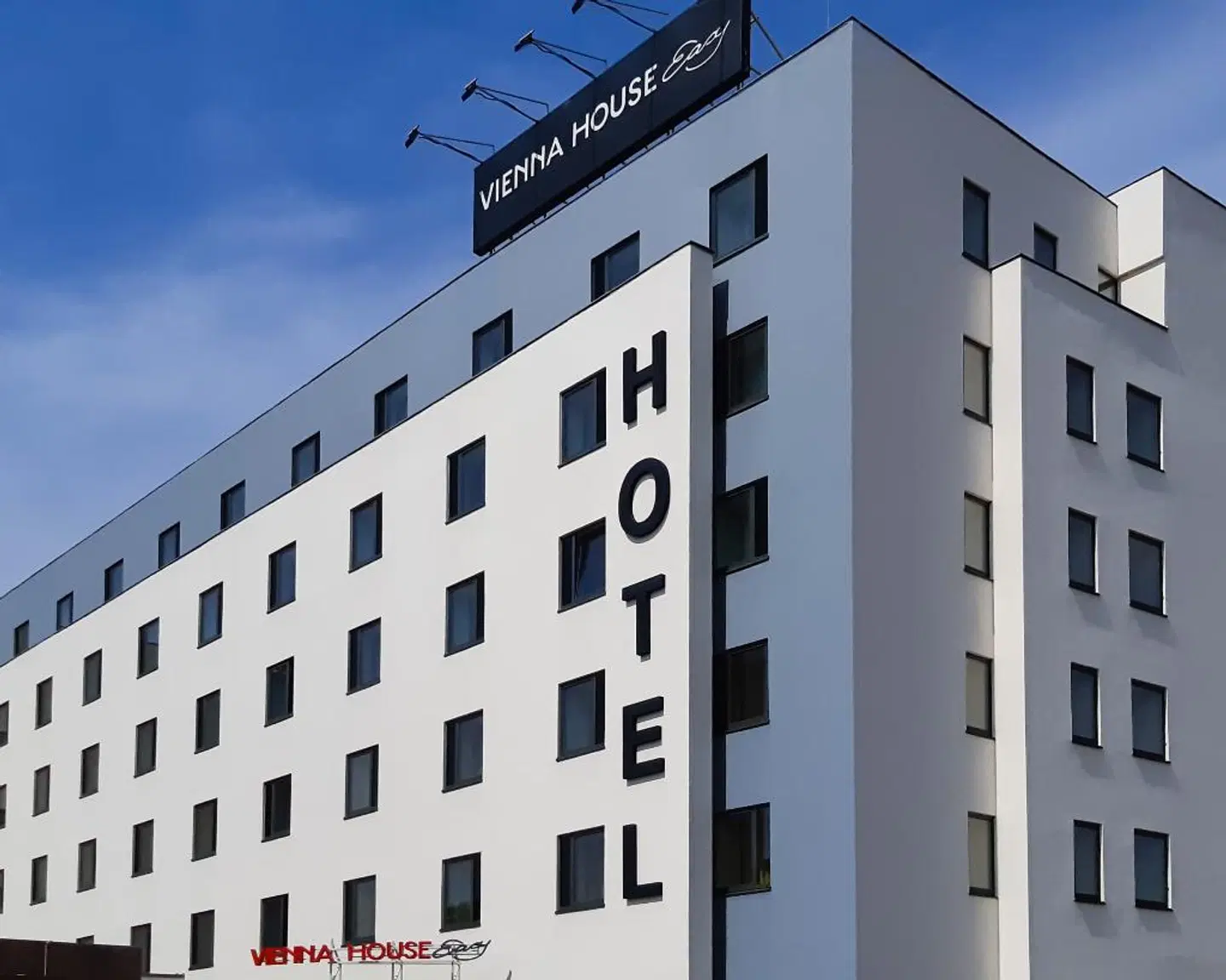 Vienna House Easy Airport Bucharest EXTERIOR