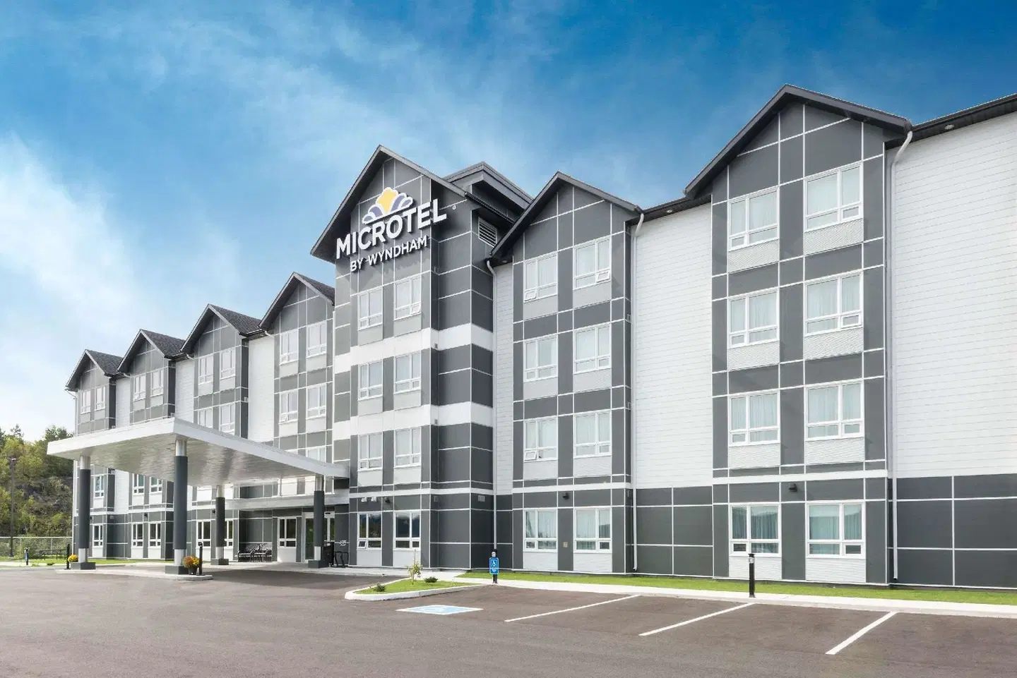 Microtel Inn & Suites by Wyndham Sudbury EXTERIOR