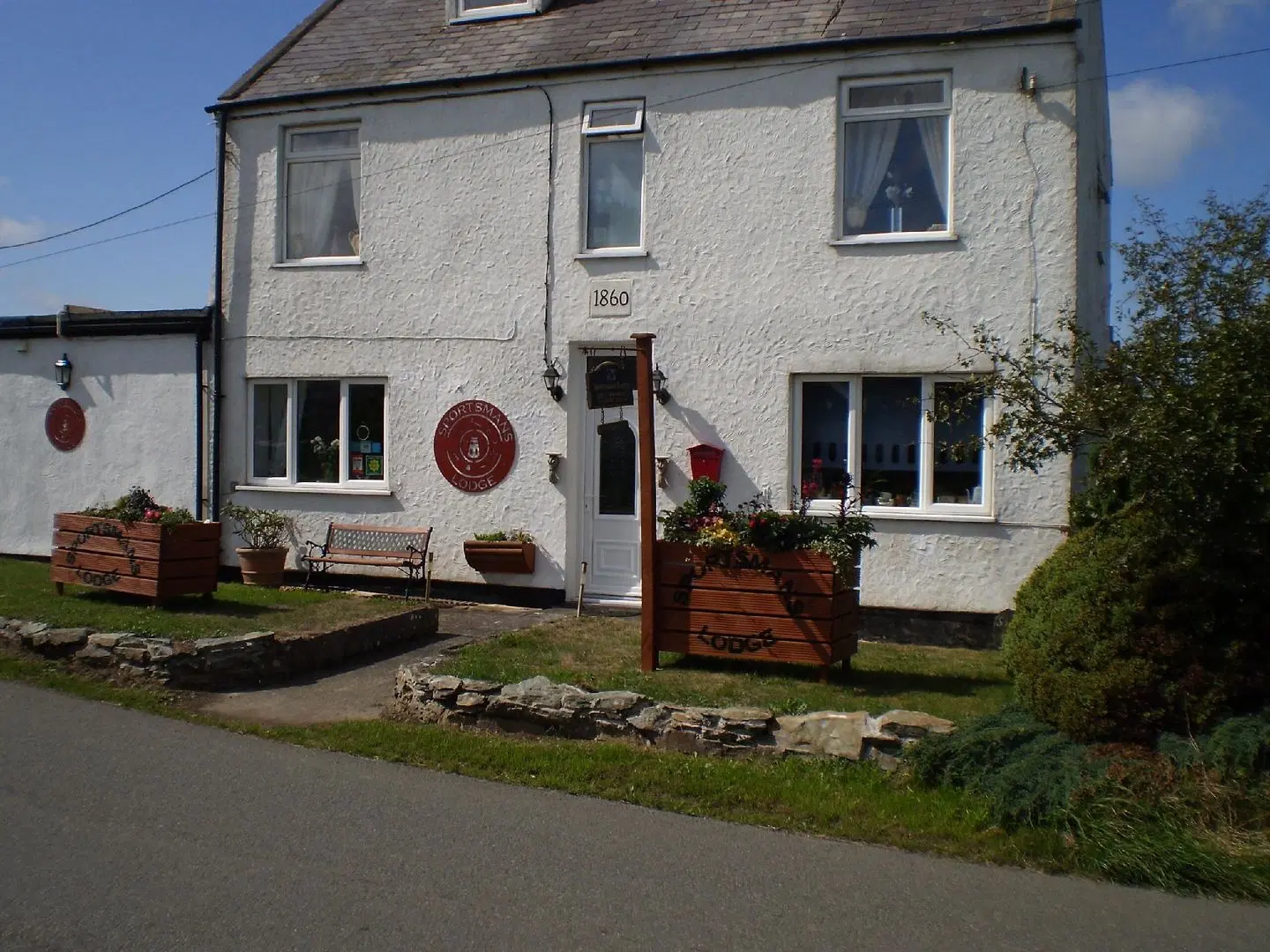 The Sportsmans Lodge EXTERIOR