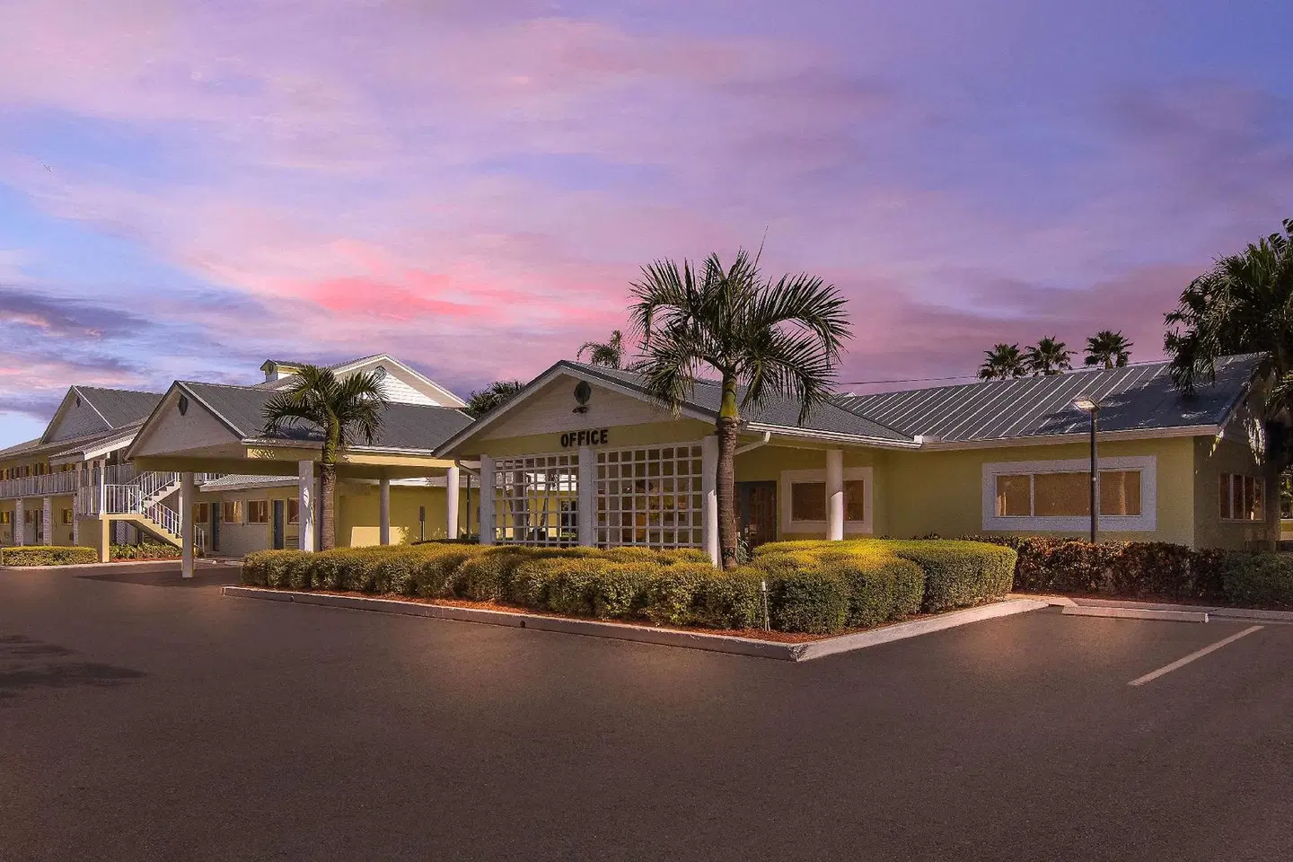 Best Western Port St. Lucie EXTERIOR