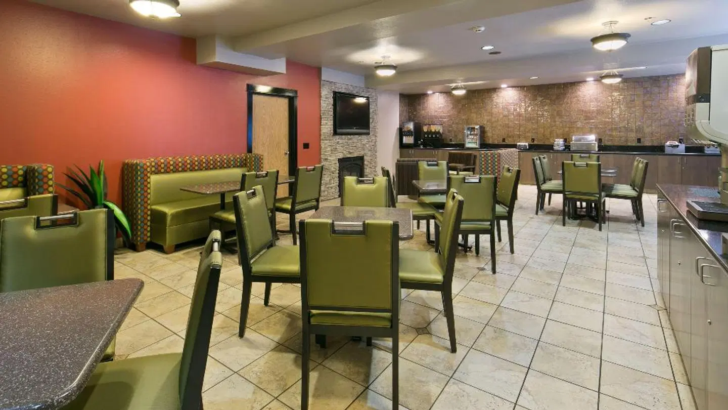 Best Western PLUS Lincoln Inn Restaurant