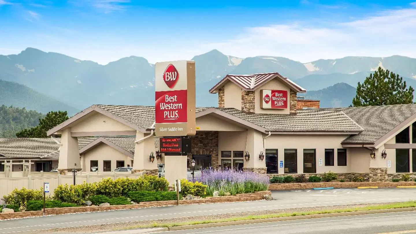 Best Western Plus Silver Saddle EXTERIOR