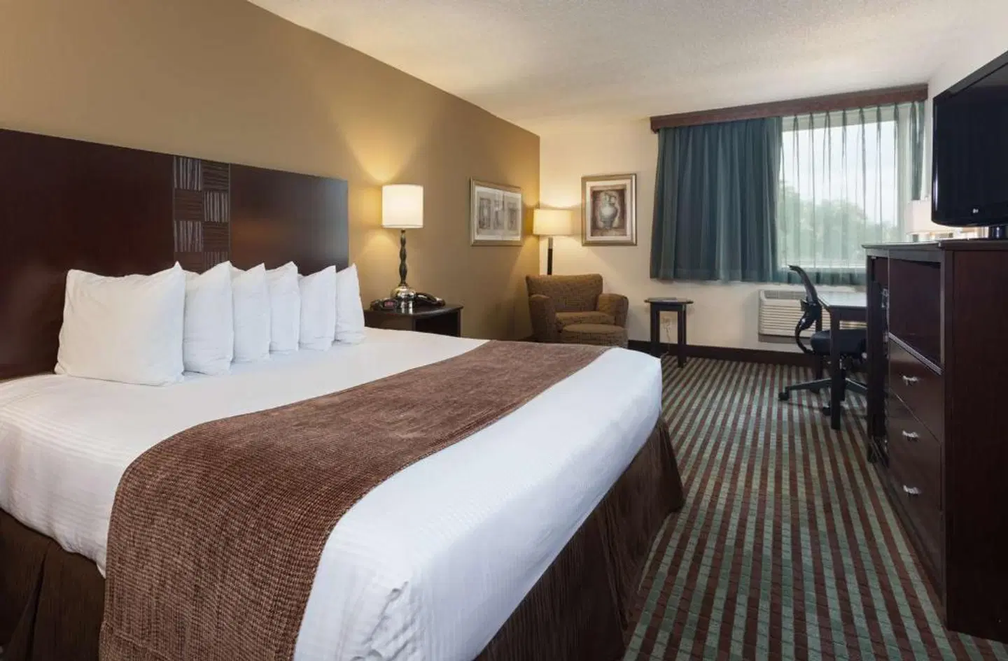 Best Western Plus Seville Plaza Hotel ROOM_EXAMPLE