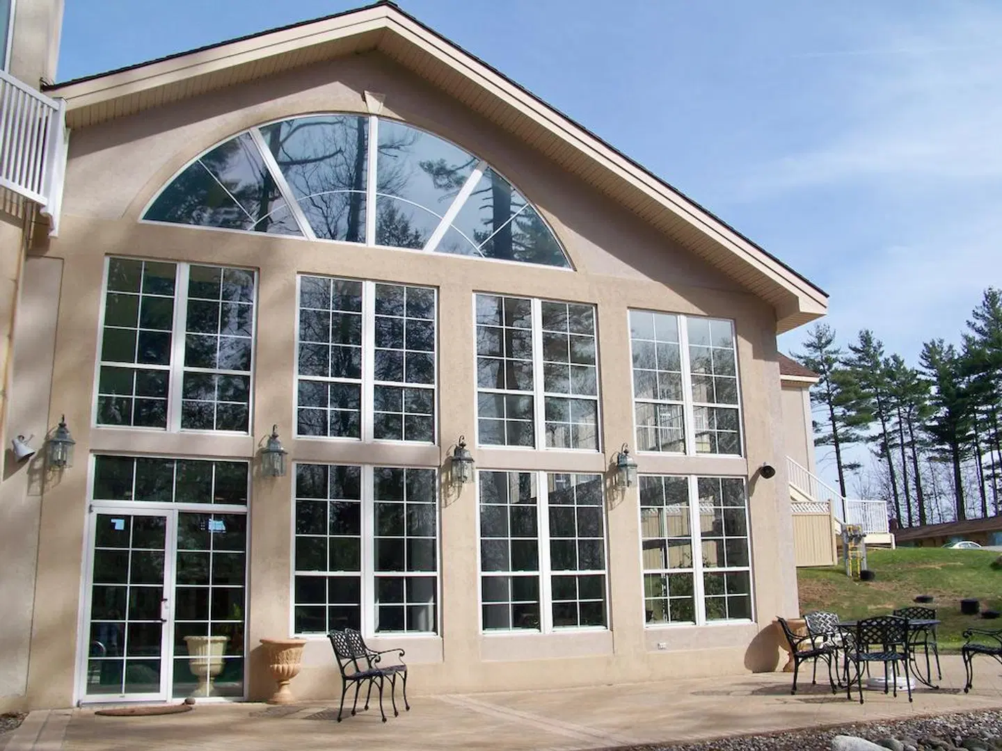 Senator Inn & Spa EXTERIOR