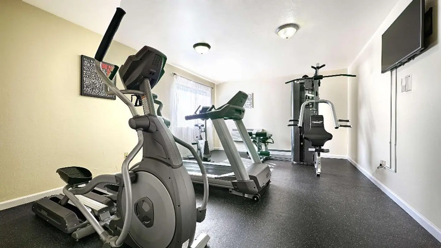 Best Western Plus Sonora Oaks Hotel and Conference Center SPORTS_AND_LEISURE