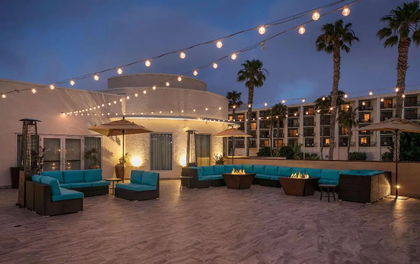 The Redondo Beach Hotel EXTERIOR