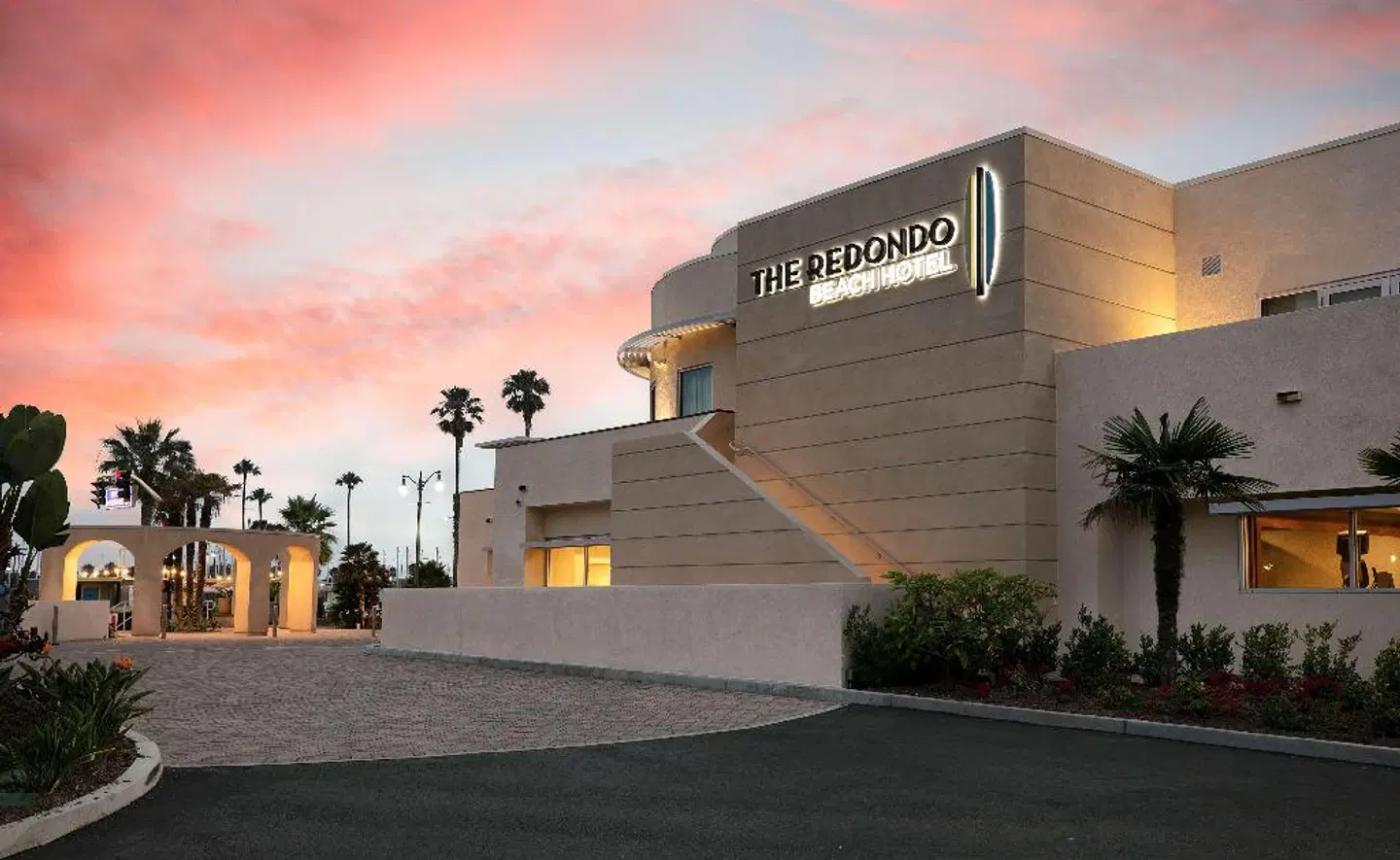 The Redondo Beach Hotel EXTERIOR
