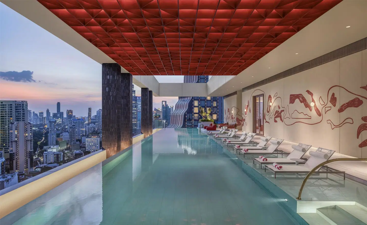 KROMO Bangkok, Curio Collection by Hilton Hallenbad