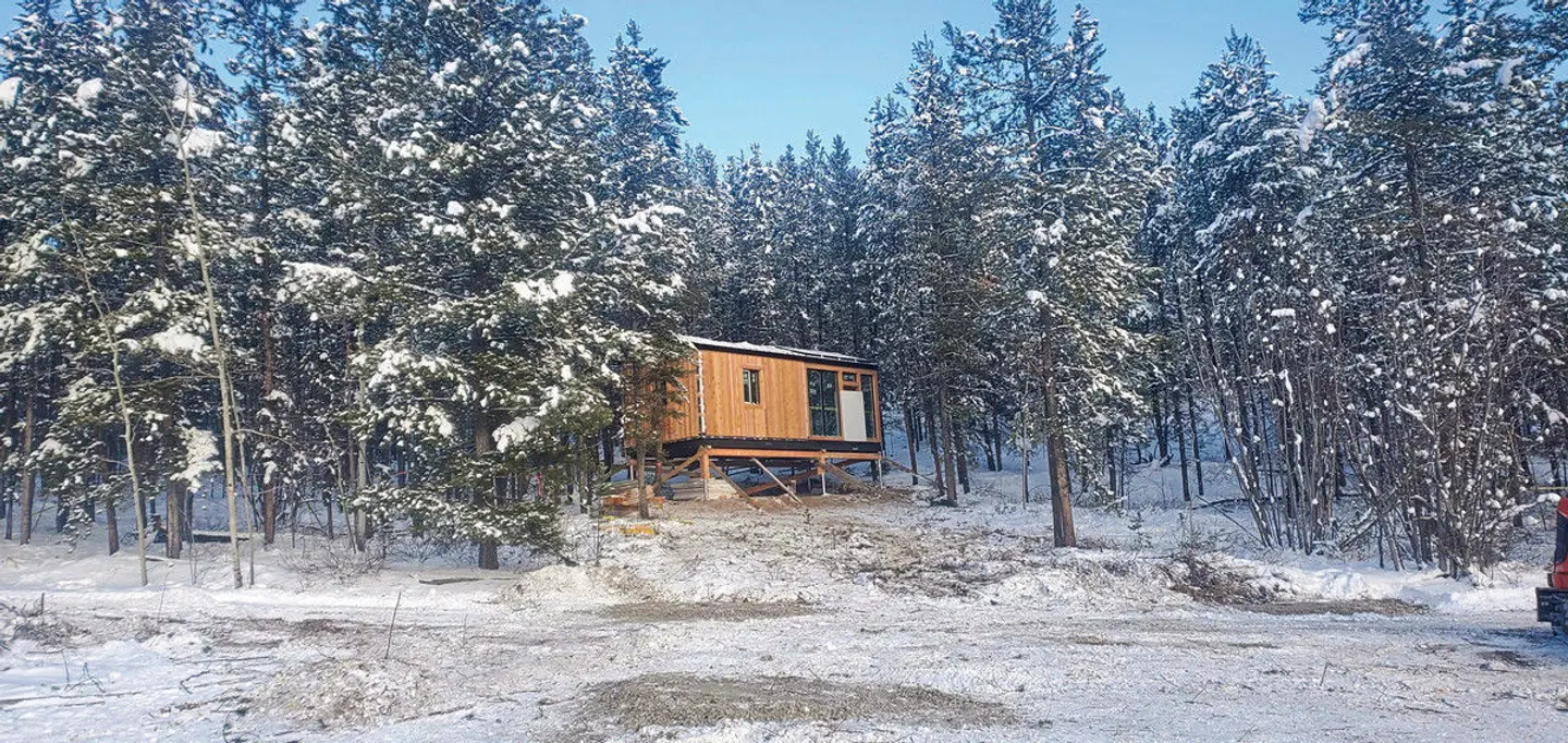 Takhini Hot Springs Resort EXTERIOR