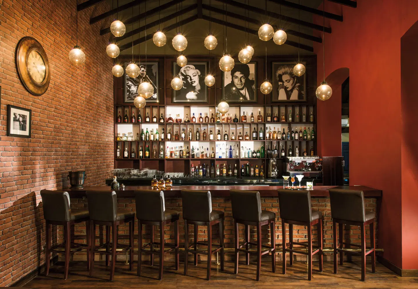 Uga Residence Bar