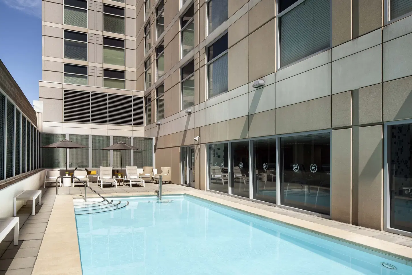 Sheraton Grand Sacramento Hotel OUTDOOR_POOL