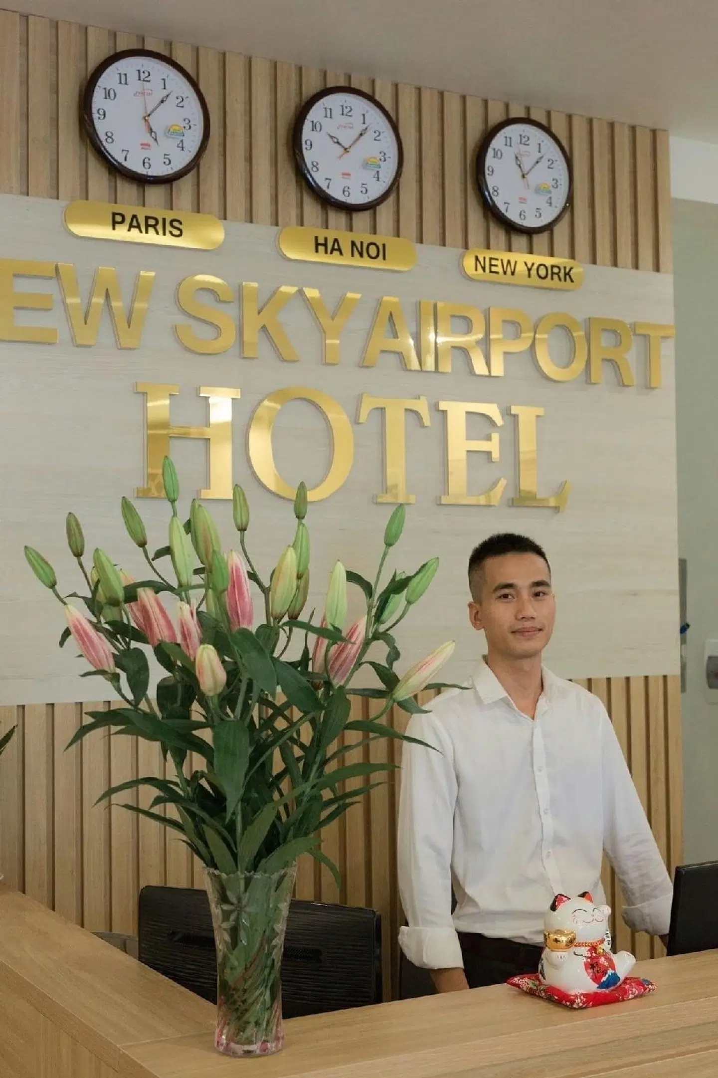 New Sky Airport Hotel PEOPLE