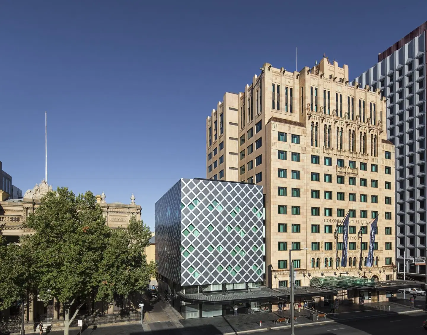 Mayfair Hotel EXTERIOR