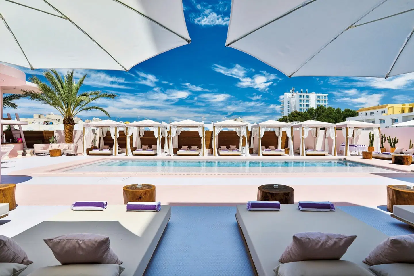 Paradiso Ibiza Art Hallenbad