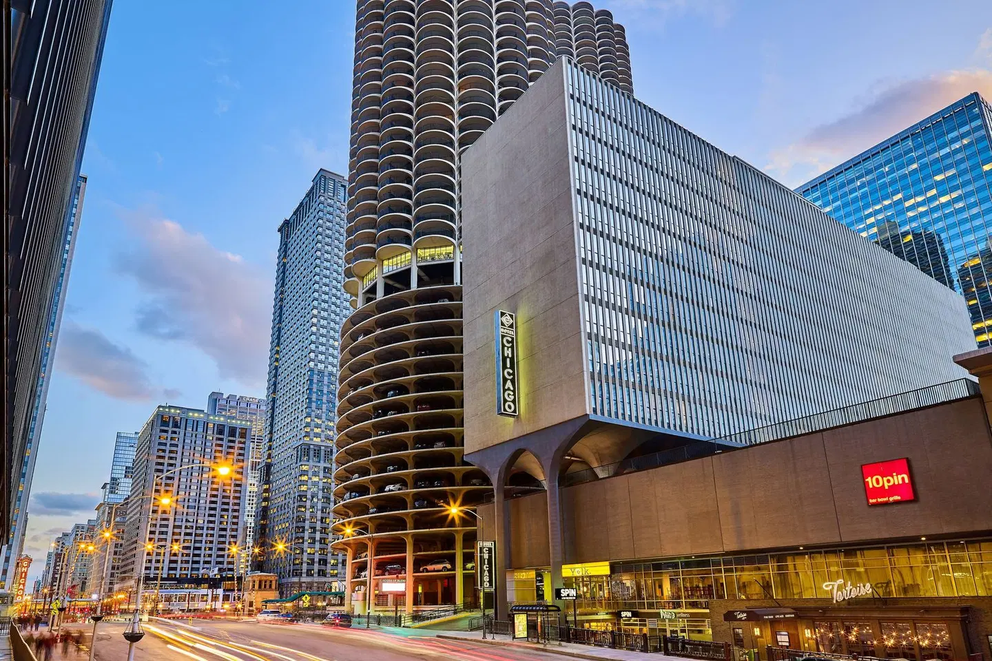 Hotel Chicago Downtown, Autograph Collection EXTERIOR