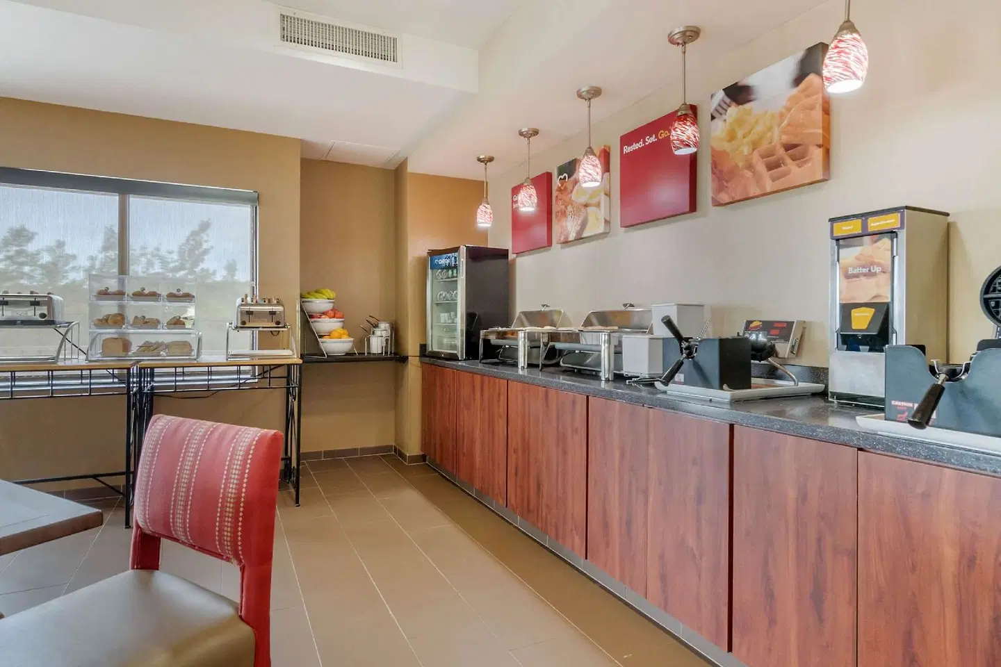 Comfort Suites Speedway - Kansas City LOUNGE_LOBBY