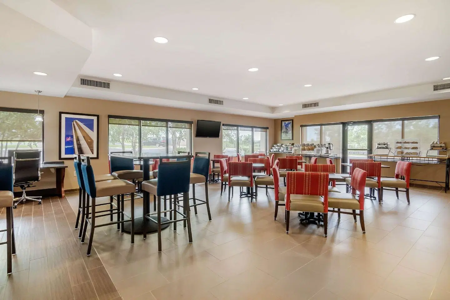Comfort Suites Speedway - Kansas City Restaurant