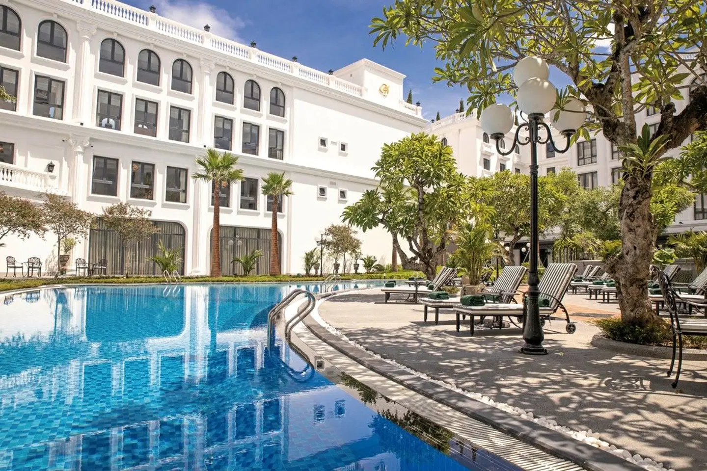 Silk Path Grand Hue Hotel OUTDOOR_POOL
