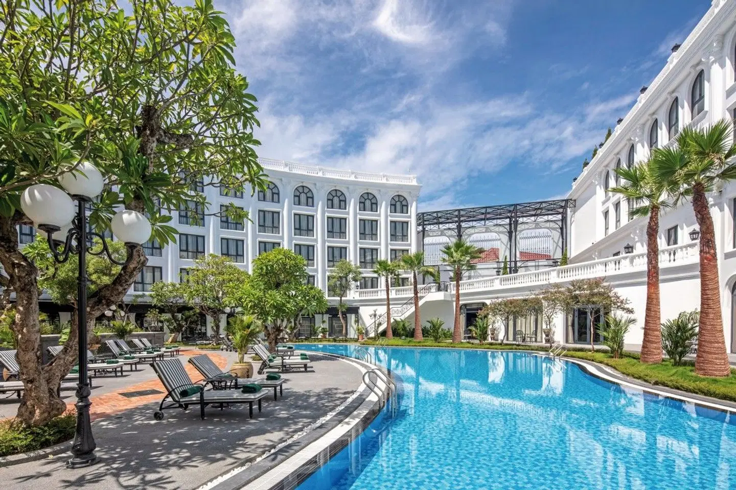 Silk Path Grand Hue Hotel OUTDOOR_POOL