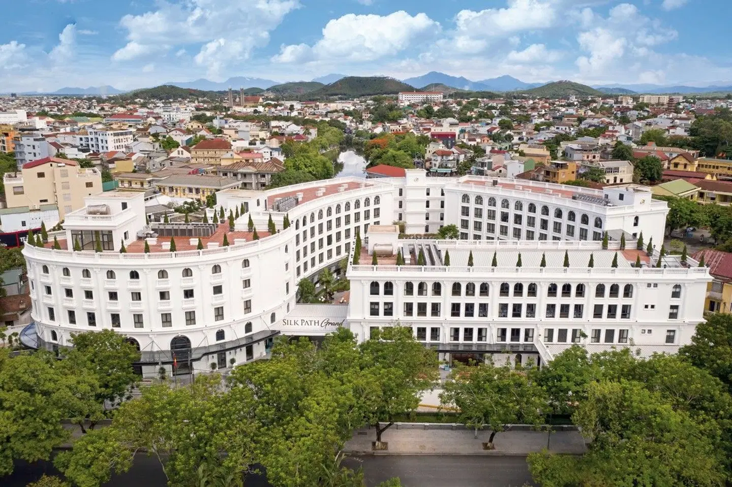 Silk Path Grand Hue Hotel EXTERIOR
