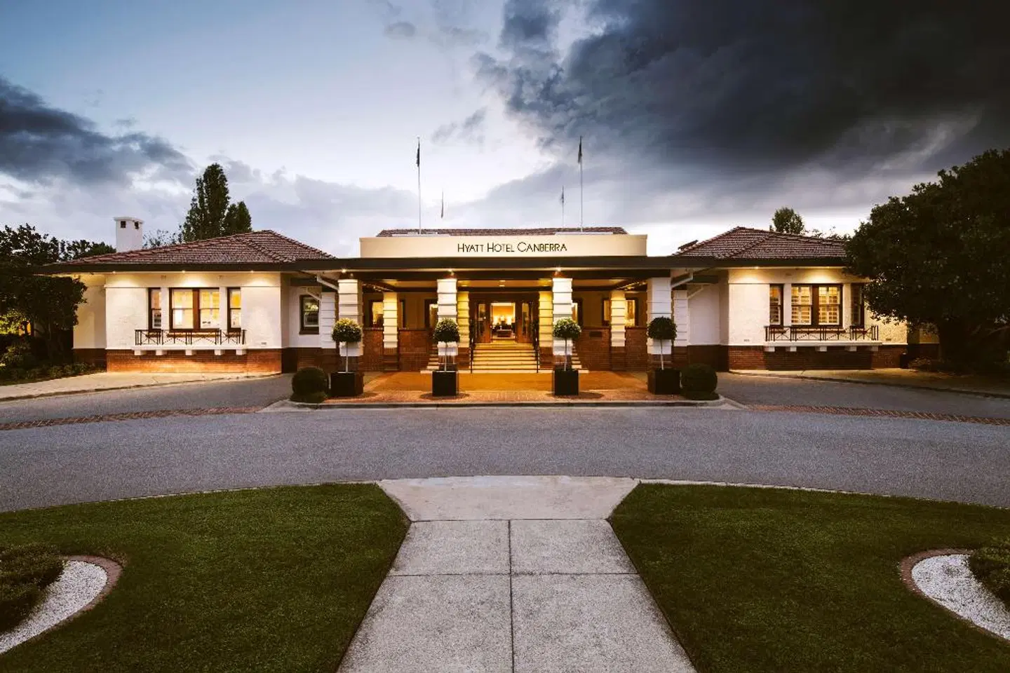 Hyatt Hotel Canberra - A Park Hyatt Hotel EXTERIOR